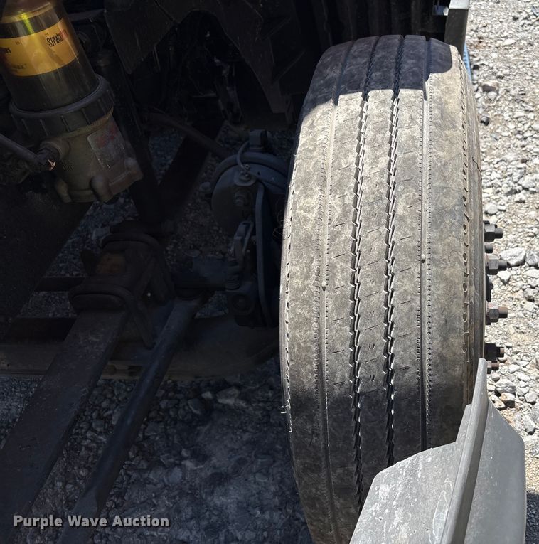 image for item YA0792 2019 International LT625 semi truck