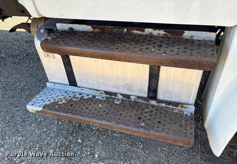 image for item YA0793 2019 Freightliner Business Class M2 box truck