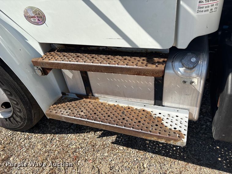 image for item YA0793 2019 Freightliner Business Class M2 box truck