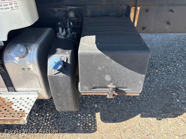 image for item YA0793 2019 Freightliner Business Class M2 box truck