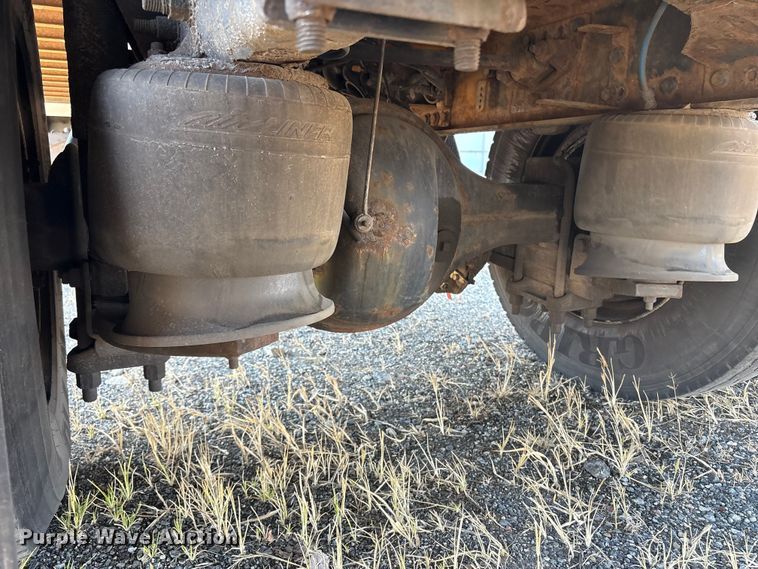 image for item YA0793 2019 Freightliner Business Class M2 box truck