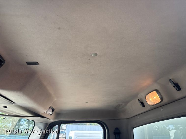 image for item YA0793 2019 Freightliner Business Class M2 box truck