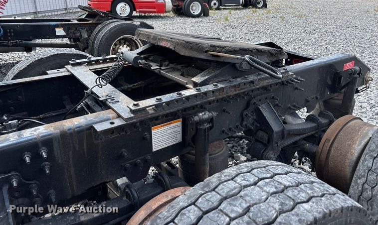 image for item YA0856 2017 Volvo VNL semi truck