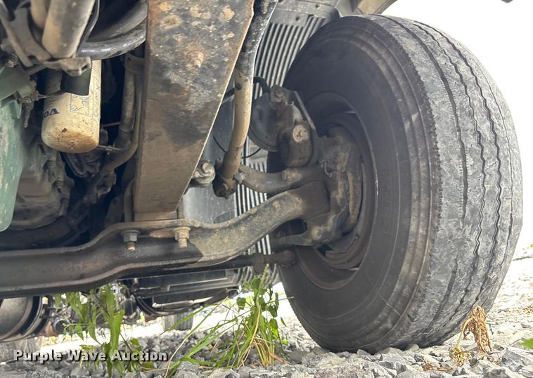 image for item YA0856 2017 Volvo VNL semi truck