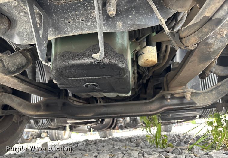 image for item YA0856 2017 Volvo VNL semi truck