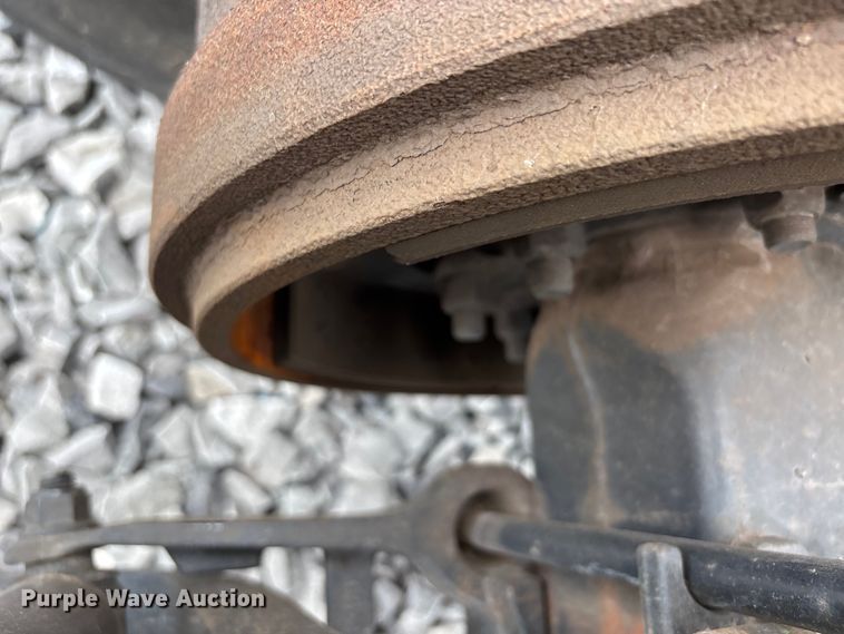 image for item YA0856 2017 Volvo VNL semi truck