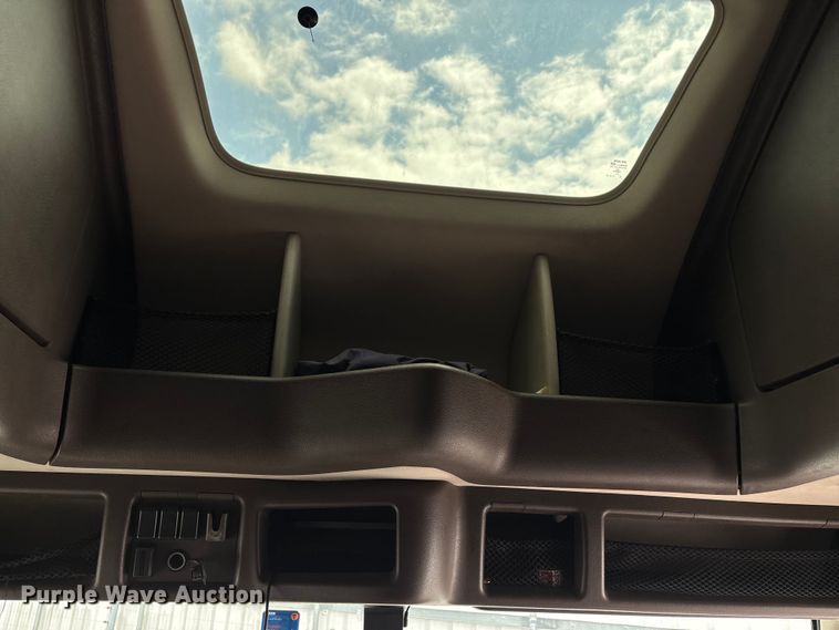 image for item YA0856 2017 Volvo VNL semi truck