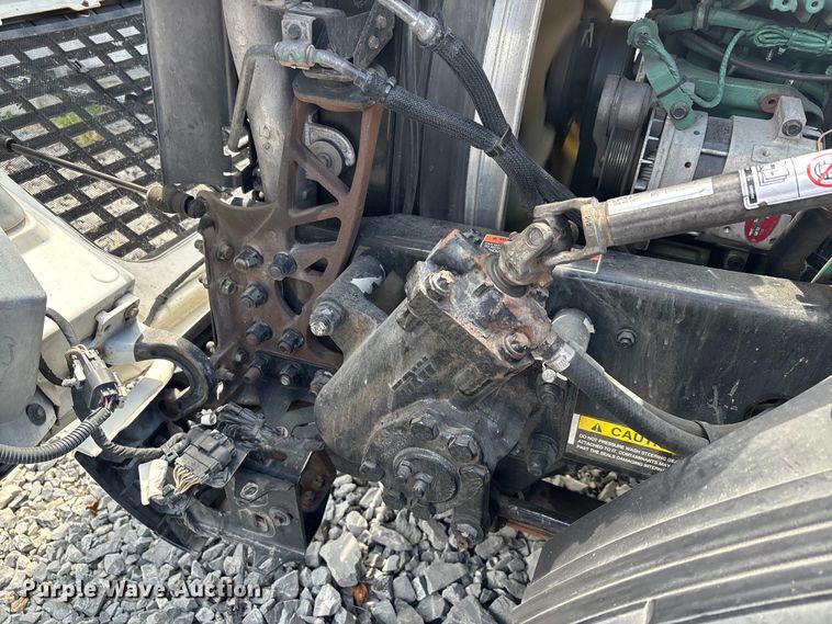 image for item YA0856 2017 Volvo VNL semi truck