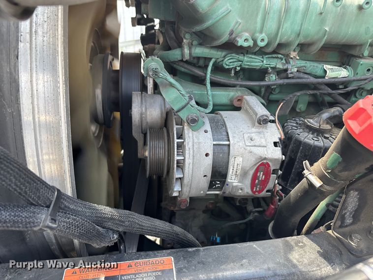 image for item YA0856 2017 Volvo VNL semi truck