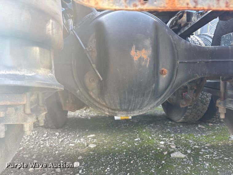 image for item YA0858 2015 Freightliner Cascadia semi truck