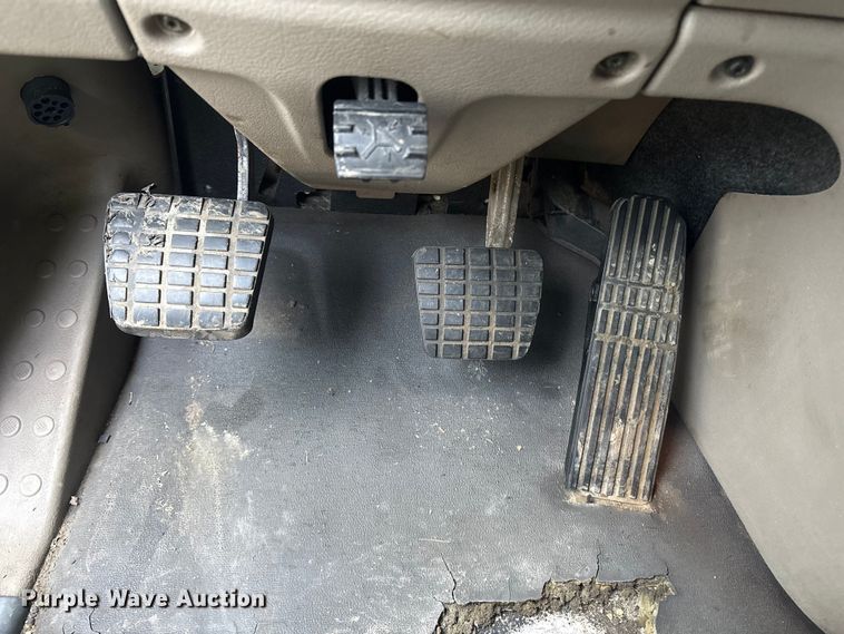 image for item YA0858 2015 Freightliner Cascadia semi truck