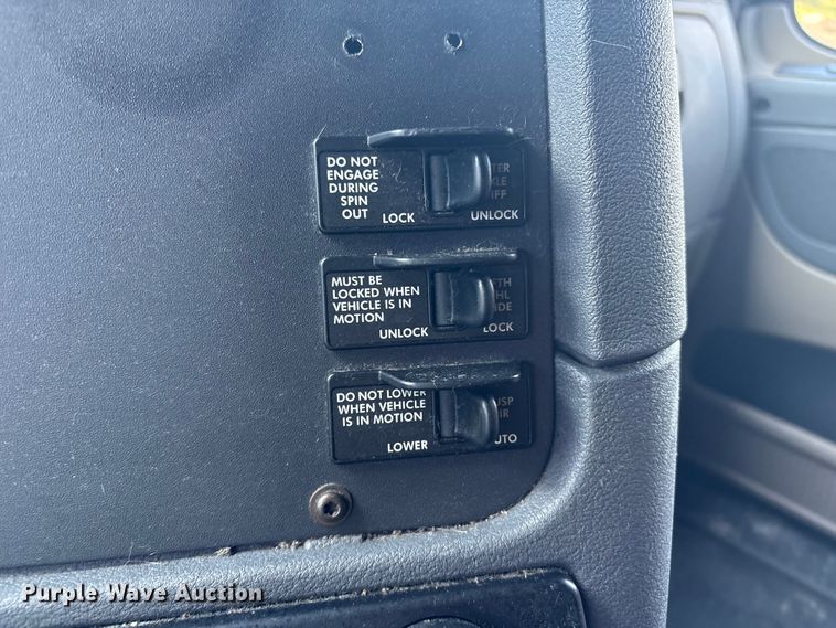 image for item YA0858 2015 Freightliner Cascadia semi truck