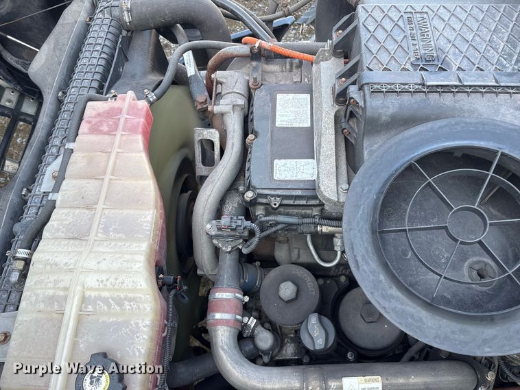 image for item YA0858 2015 Freightliner Cascadia semi truck