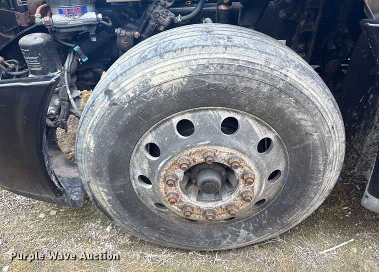 image for item YA0858 2015 Freightliner Cascadia semi truck