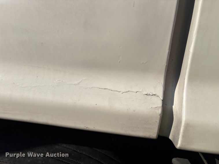 image for item YA0988 2016 Freighliner Cascadia 125 semi truck