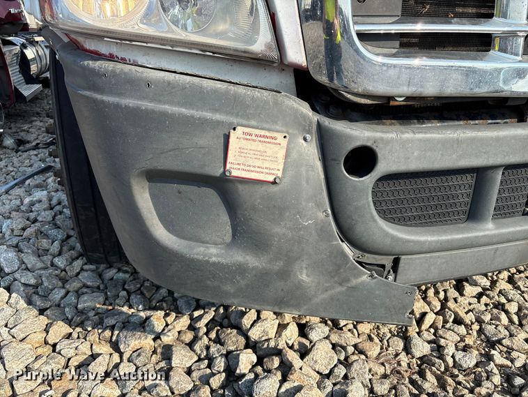 image for item YA0988 2016 Freighliner Cascadia 125 semi truck