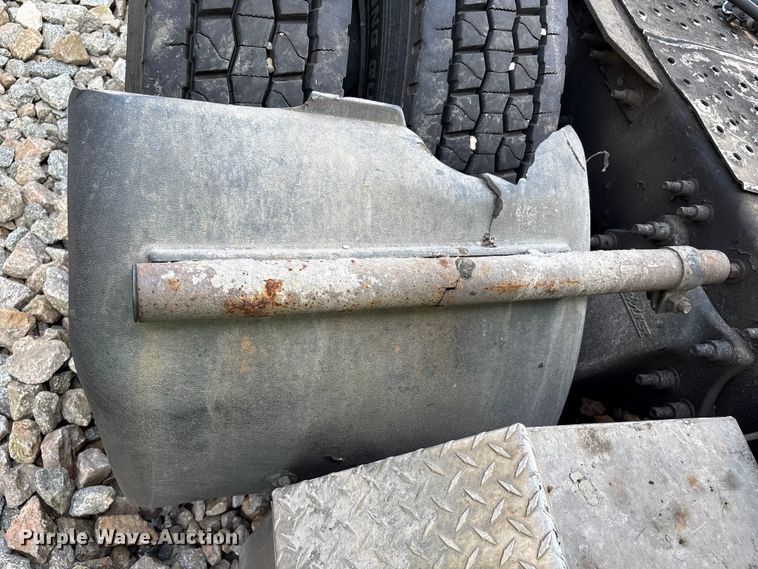 image for item YA0988 2016 Freighliner Cascadia 125 semi truck