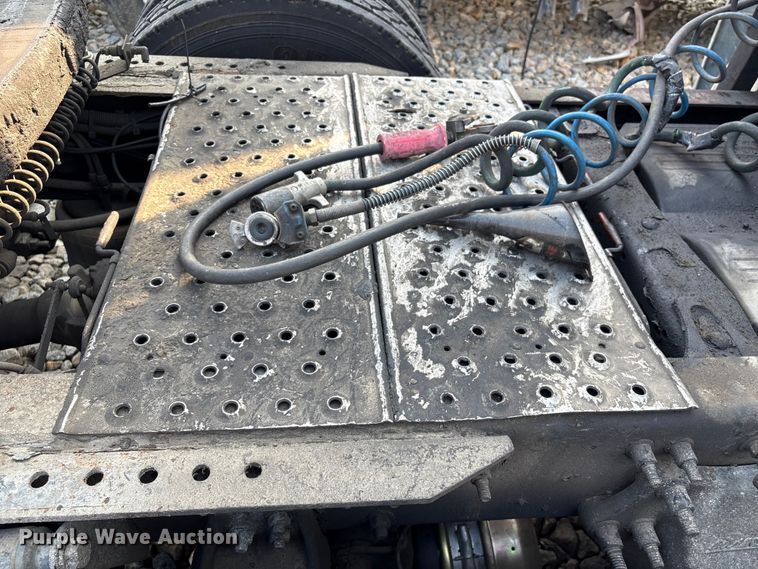 image for item YA0988 2016 Freighliner Cascadia 125 semi truck