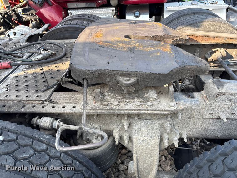 image for item YA0988 2016 Freighliner Cascadia 125 semi truck