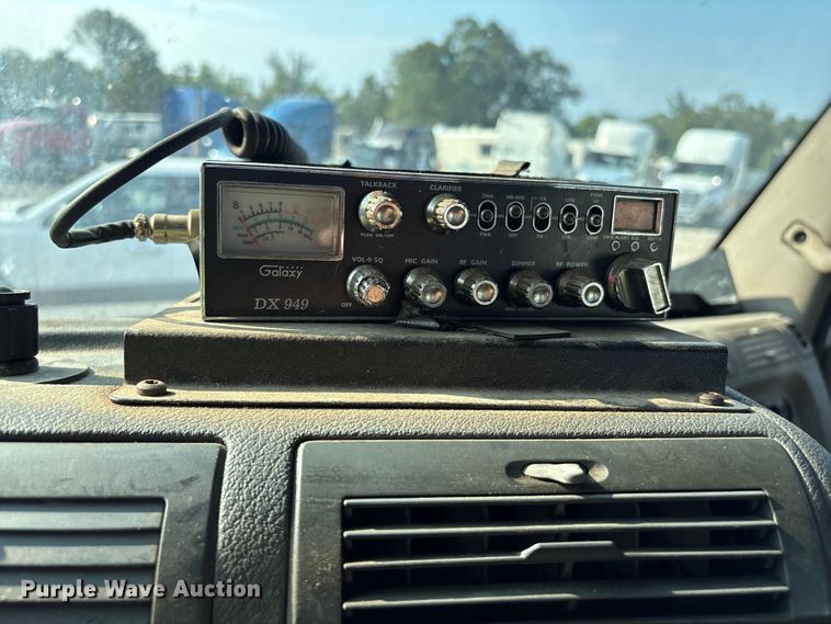 image for item YA0988 2016 Freighliner Cascadia 125 semi truck