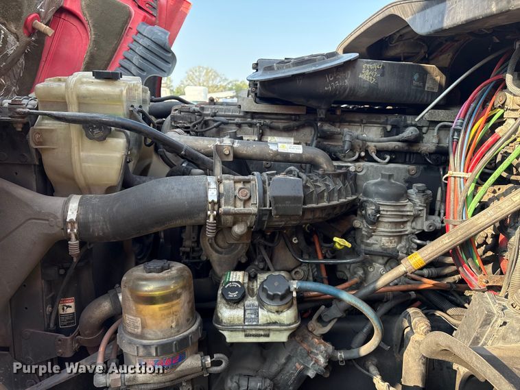 image for item YA0988 2016 Freighliner Cascadia 125 semi truck