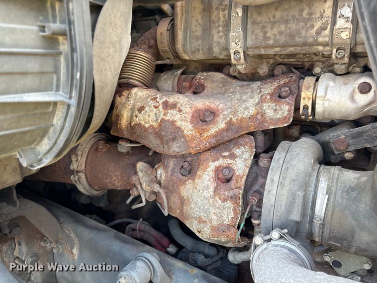 image for item YA0988 2016 Freighliner Cascadia 125 semi truck