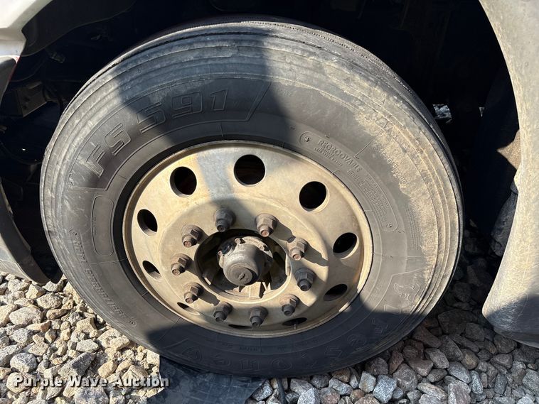 image for item YA0988 2016 Freighliner Cascadia 125 semi truck