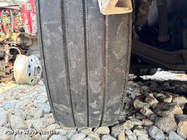 image for item YA0988 2016 Freighliner Cascadia 125 semi truck