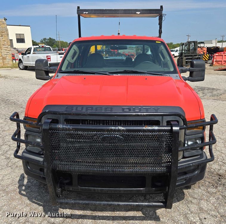 image for item DE2211 2008 Ford F250 Super Duty Crew Cab utility bed pickup truck