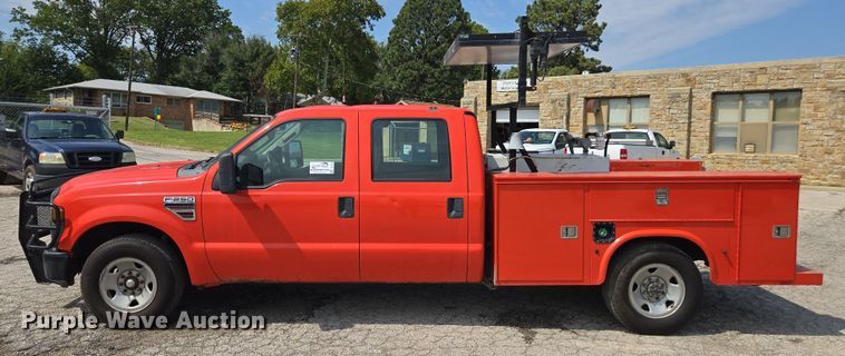 image for item DE2211 2008 Ford F250 Super Duty Crew Cab utility bed pickup truck