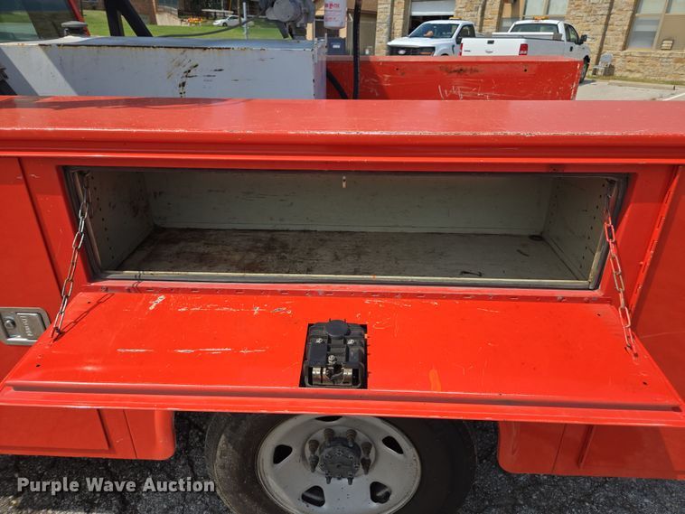 image for item DE2211 2008 Ford F250 Super Duty Crew Cab utility bed pickup truck