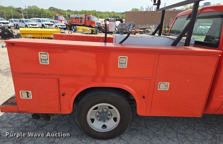 image for item DE2211 2008 Ford F250 Super Duty Crew Cab utility bed pickup truck