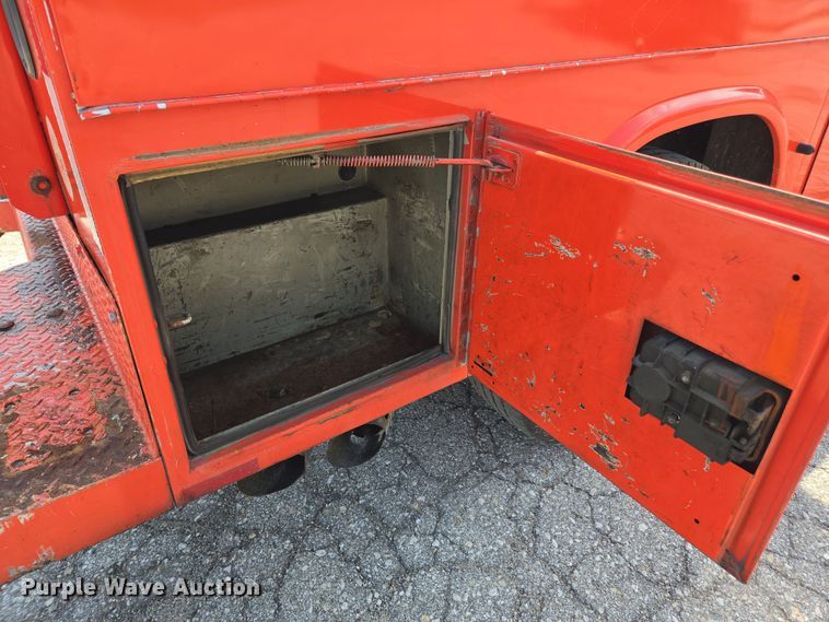 image for item DE2211 2008 Ford F250 Super Duty Crew Cab utility bed pickup truck