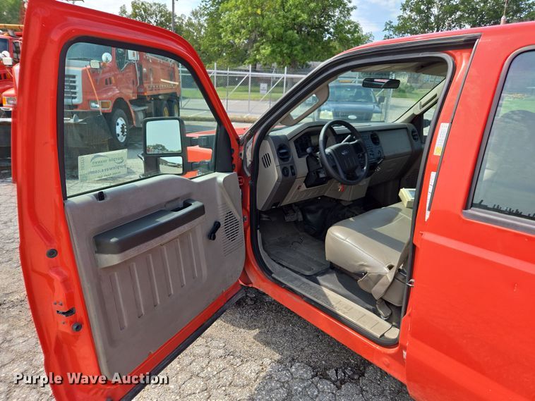 image for item DE2211 2008 Ford F250 Super Duty Crew Cab utility bed pickup truck