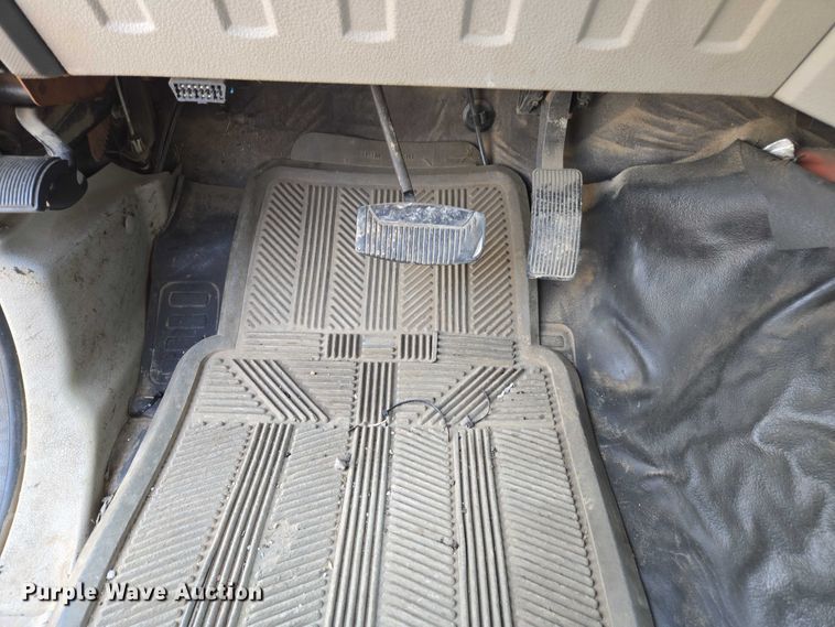 image for item DE2211 2008 Ford F250 Super Duty Crew Cab utility bed pickup truck