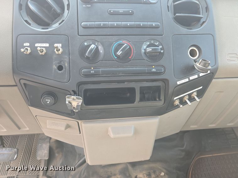 image for item DE2211 2008 Ford F250 Super Duty Crew Cab utility bed pickup truck