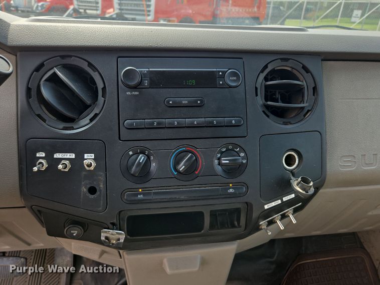 image for item DE2211 2008 Ford F250 Super Duty Crew Cab utility bed pickup truck