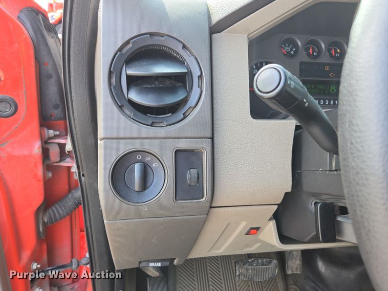 image for item DE2211 2008 Ford F250 Super Duty Crew Cab utility bed pickup truck