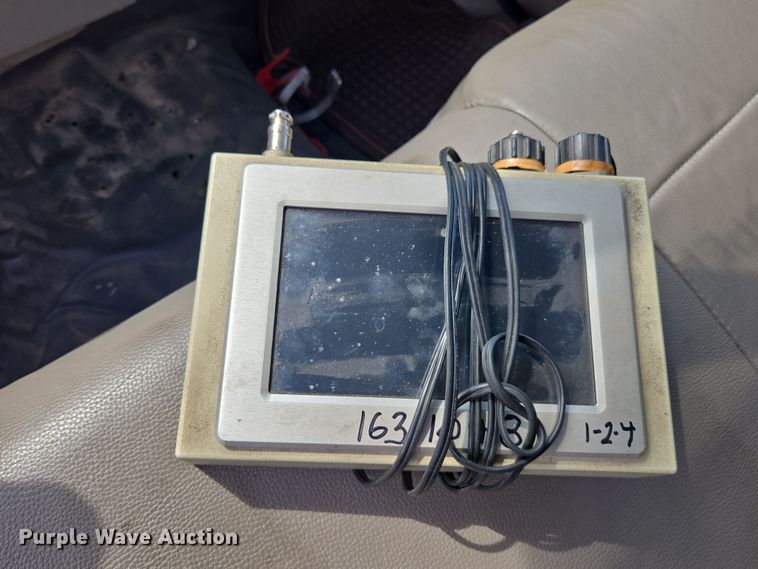 image for item DE2211 2008 Ford F250 Super Duty Crew Cab utility bed pickup truck