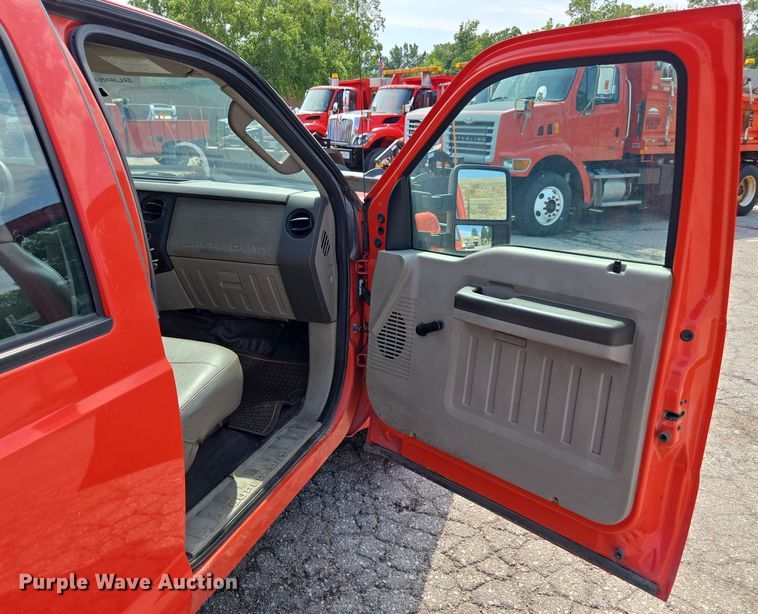 image for item DE2211 2008 Ford F250 Super Duty Crew Cab utility bed pickup truck