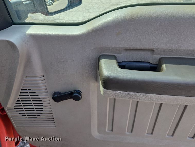 image for item DE2211 2008 Ford F250 Super Duty Crew Cab utility bed pickup truck