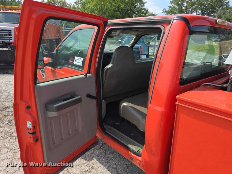 image for item DE2211 2008 Ford F250 Super Duty Crew Cab utility bed pickup truck