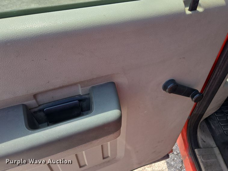 image for item DE2211 2008 Ford F250 Super Duty Crew Cab utility bed pickup truck