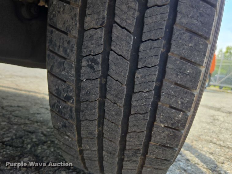 image for item DE2211 2008 Ford F250 Super Duty Crew Cab utility bed pickup truck