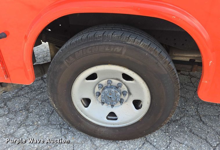 image for item DE2211 2008 Ford F250 Super Duty Crew Cab utility bed pickup truck