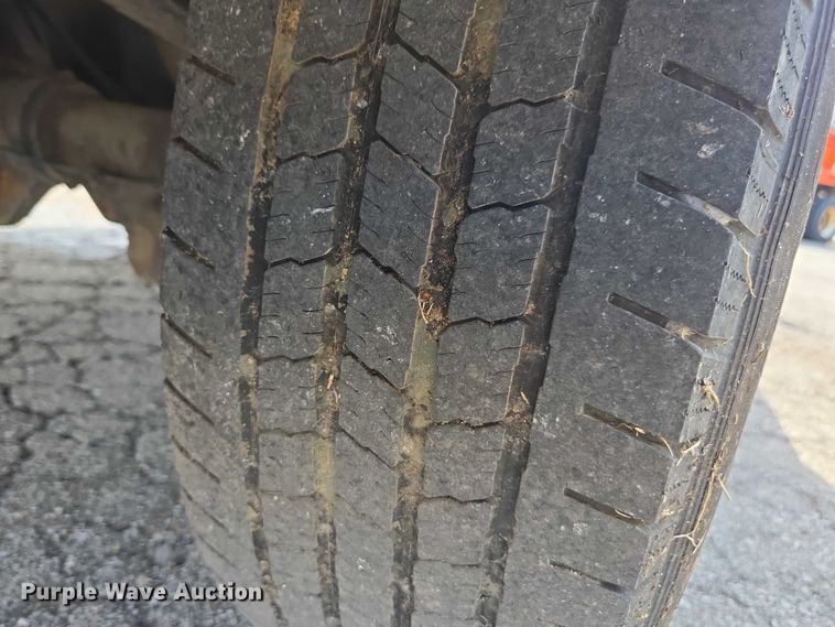 image for item DE2211 2008 Ford F250 Super Duty Crew Cab utility bed pickup truck