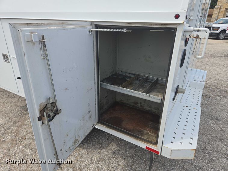 image for item DE2212 2016 Ford F350 Super Duty Crew Cab utility bed pickup truck