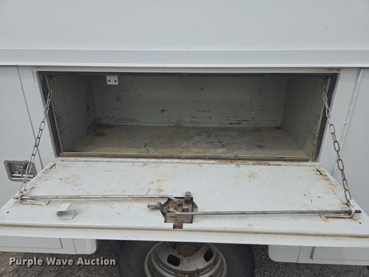 image for item DE2212 2016 Ford F350 Super Duty Crew Cab utility bed pickup truck