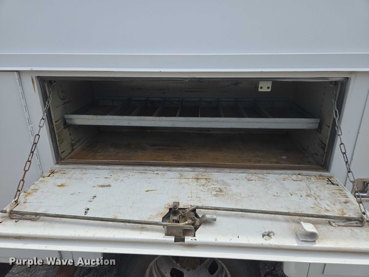 image for item DE2212 2016 Ford F350 Super Duty Crew Cab utility bed pickup truck