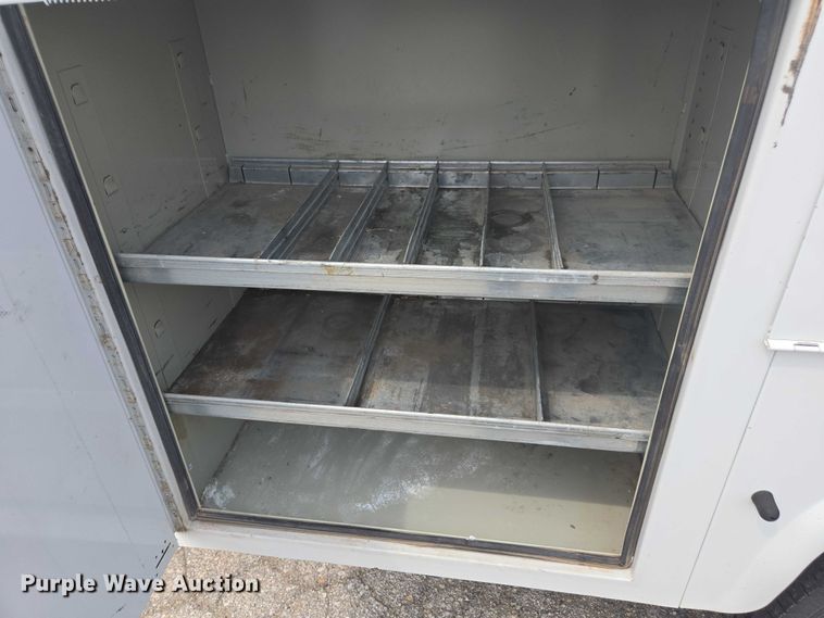 image for item DE2212 2016 Ford F350 Super Duty Crew Cab utility bed pickup truck